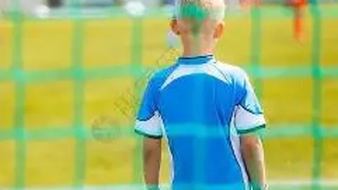 德约科维奇社交平台分享：有幸与足球天王梅西及家人相聚