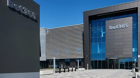 流量榜揭秘：当红年轻面孔大起底！