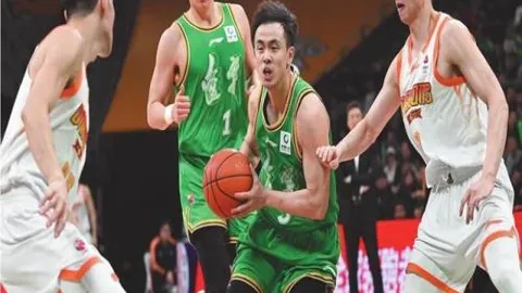 曼联迎战纽卡斯尔联杯决赛预热：新年首冠之争，拉什福德伤势未明！