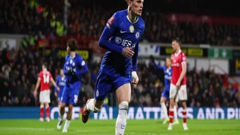 中国女子雪橇队挑战“雪游龙”赛道冰雪征程